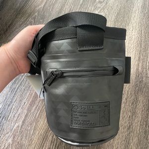 So iLL On the Roam Jason Momoa Chalk Bag